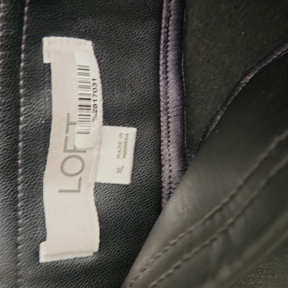 Loft - Imitation leather pants 🖤 - Picture 3 of 4